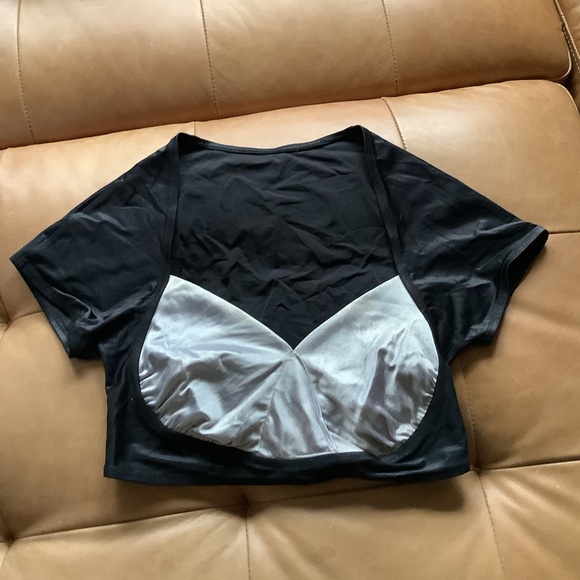 Trulo collection  short stretchy shirt crop top. - Picture 2 of 5